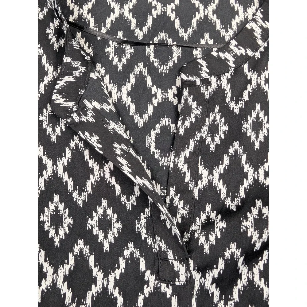 Hilary Radley Womens Black White Ikat Diamond Print Split Neck Blouse‎ Size Med